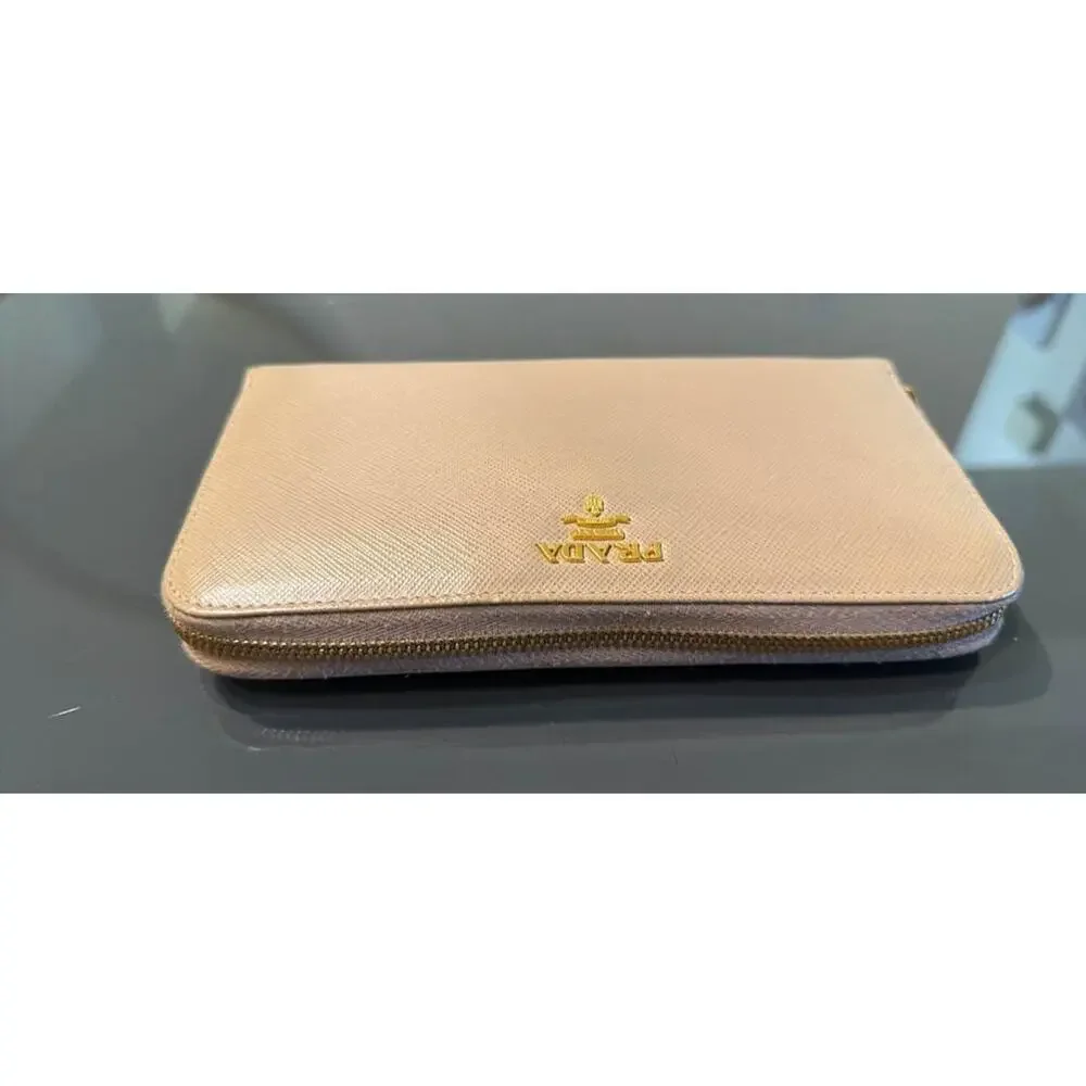 Prada saffiano leather wallet